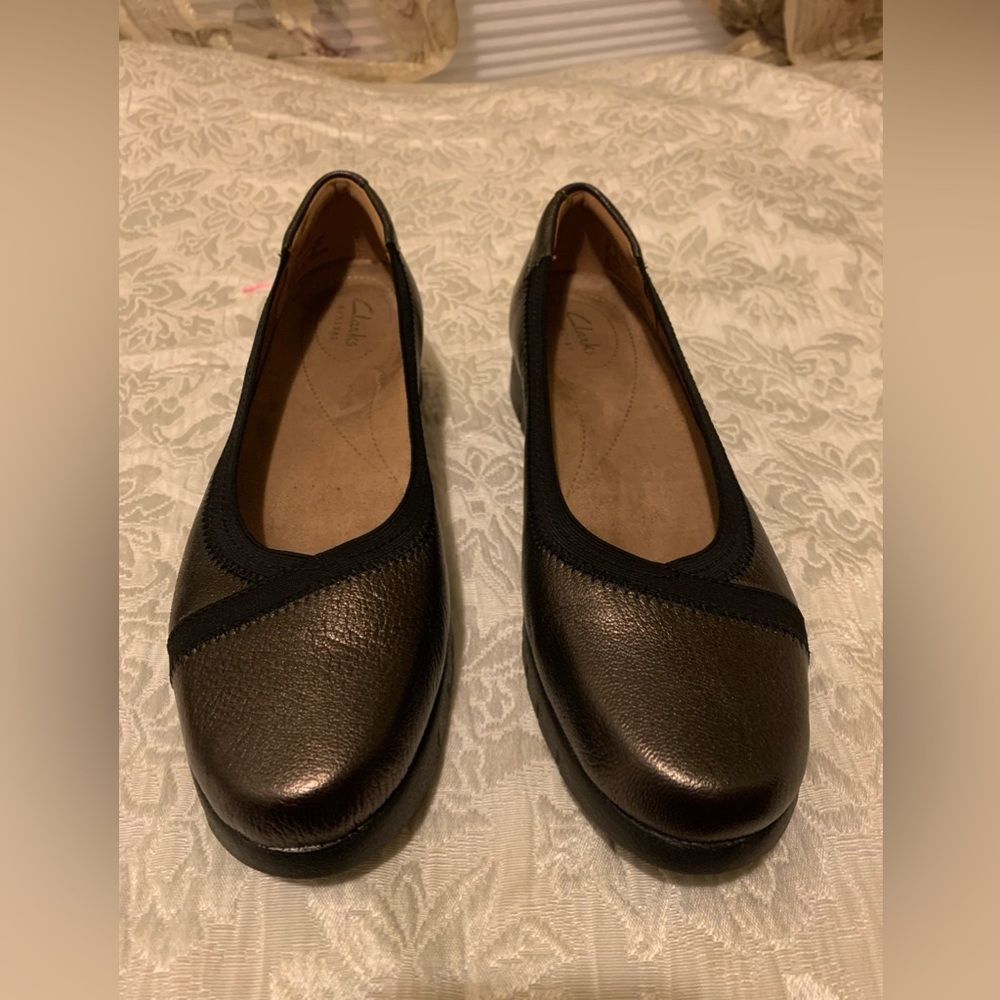 - - Clarks leather textile upper shoes ,new , clean comforta…